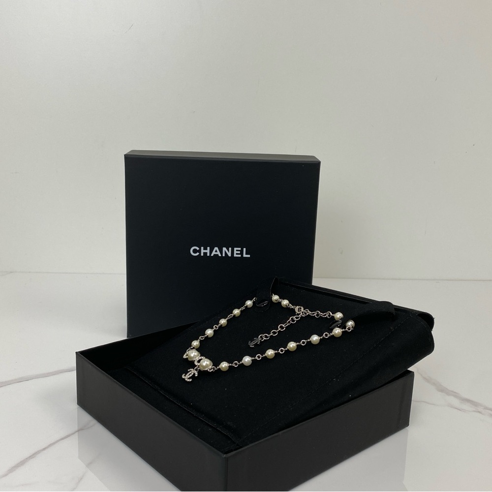 Chanel Crystal Pearl CC Choker - Picture 4 of 6